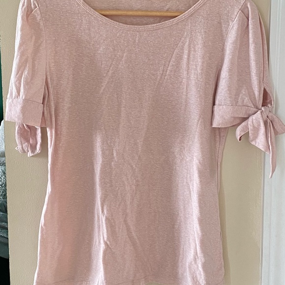 🛑SOLD🛑Pinkblush maternity top with tie details - Picture 3 of 5